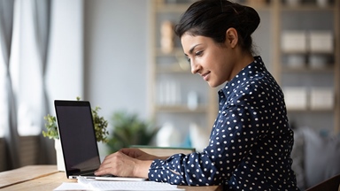 woman-typing-on-computer